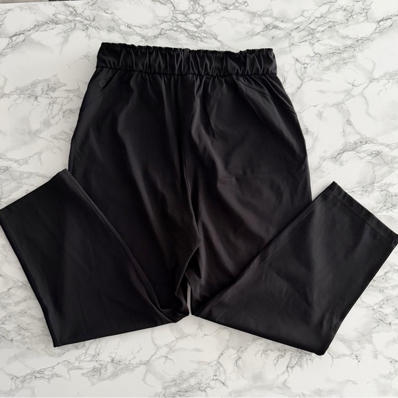 Lululemon Cropped Black Stretchy Pants - Picture 4 of 5